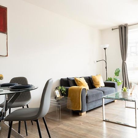 Spacious 2 Bed Apartment In Central Location Londra Esterno foto